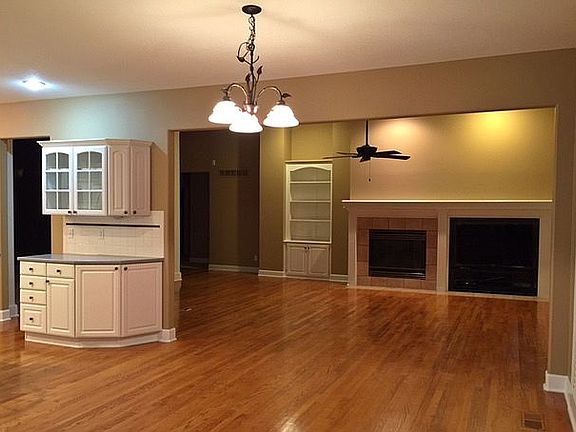 breakfast and living area