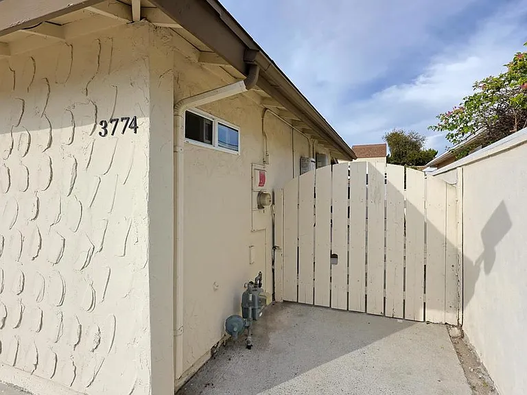 3774 Clavelita St #3774 — Photo 7