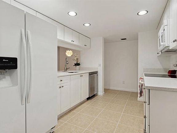 5th image of 2025 Lavers Cir APT D204