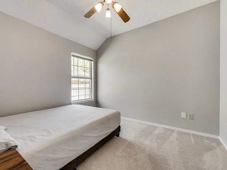 7404 Catlow Ct — Photo 21