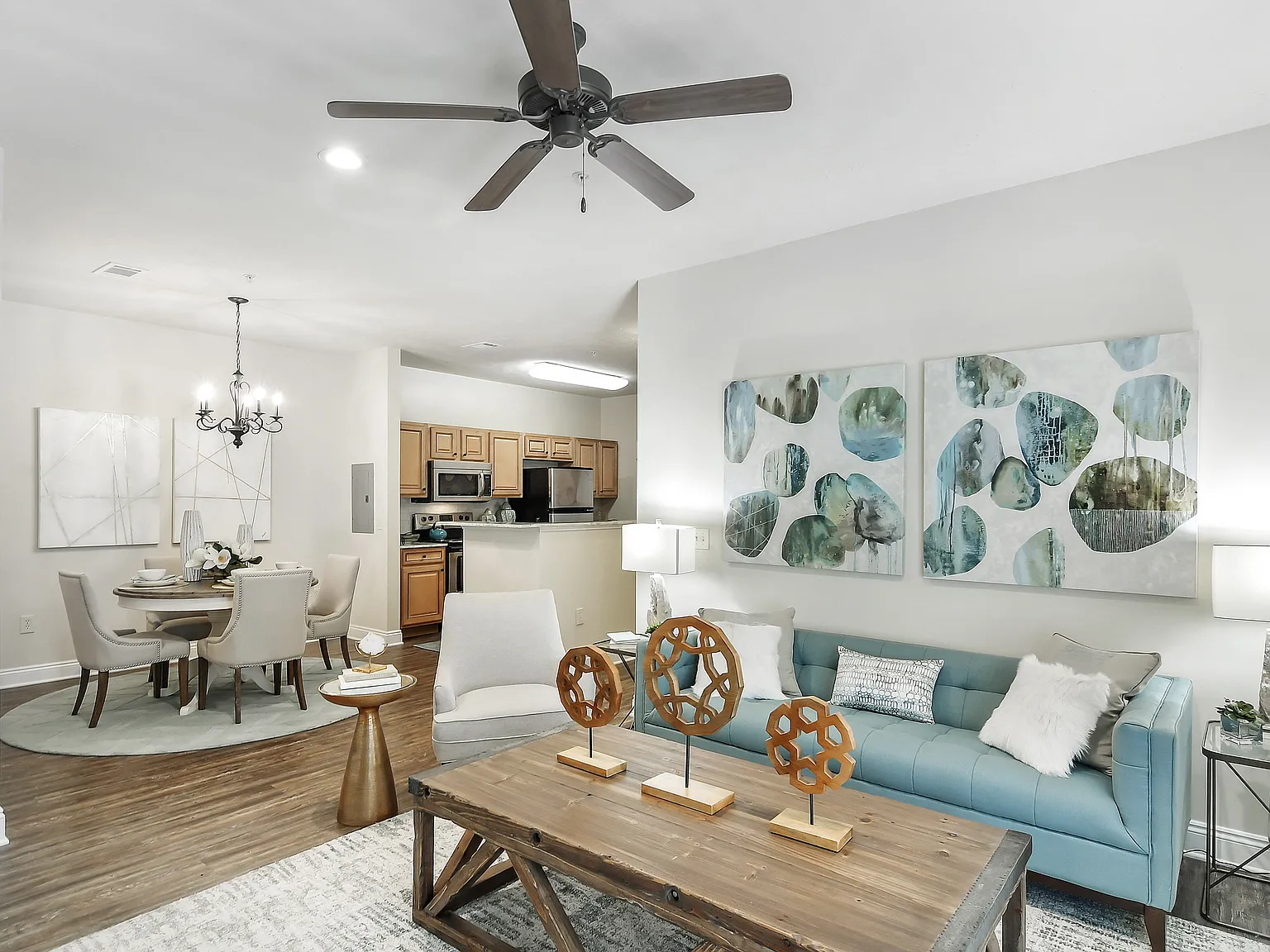 Charleston Apartment Homes — Photo 3