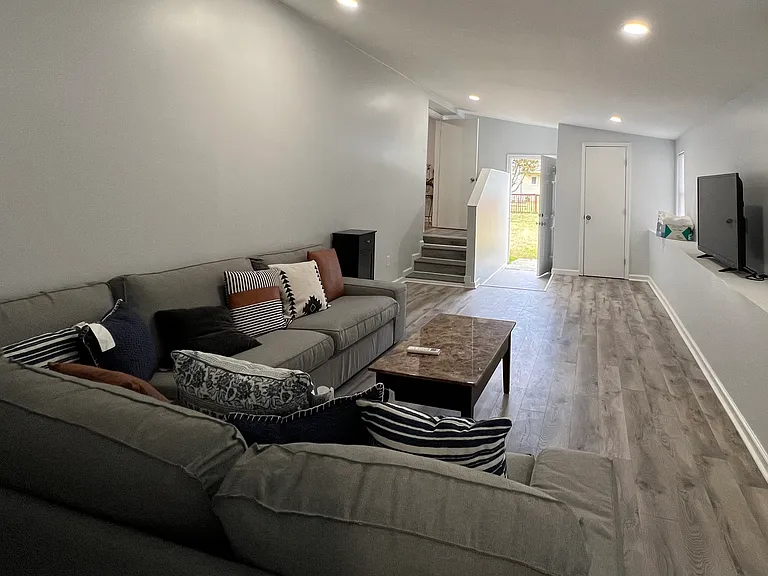 9645 Sherwood Pl — Photo 7