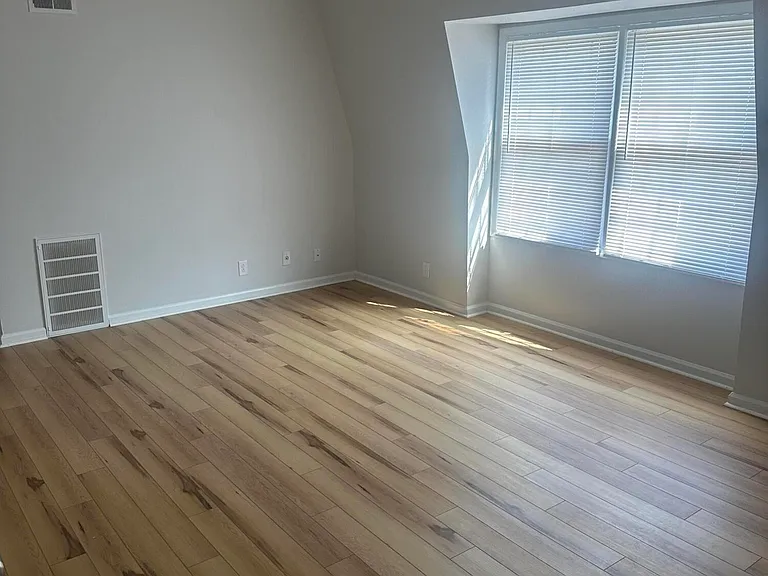 904 Plaza Dr #11 — Photo 3