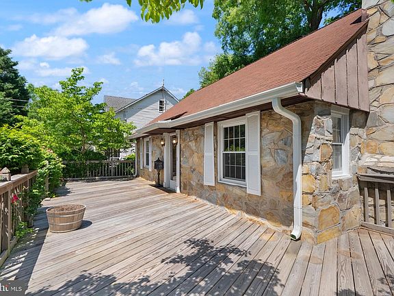 5th image of 2602 Stone Hedge Dr