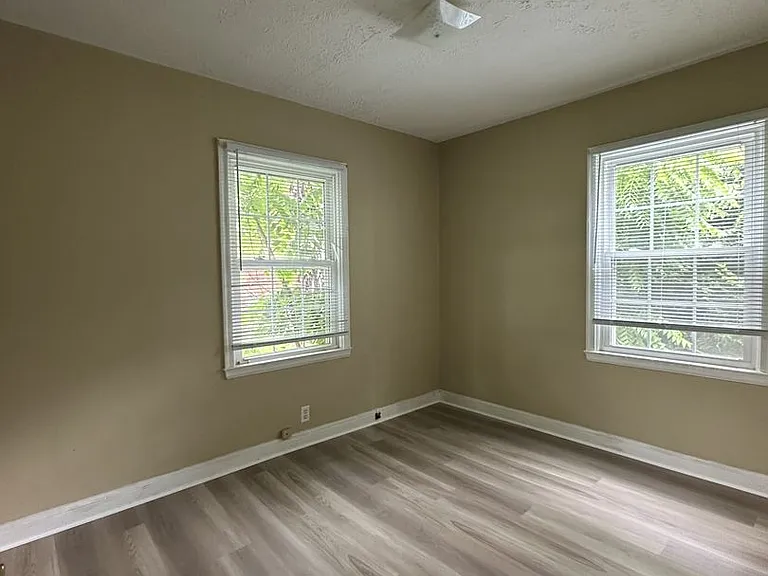 1712 W Bethel Ave — Photo 5