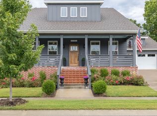 1904 N Libby Ln, Fayetteville, AR 72703