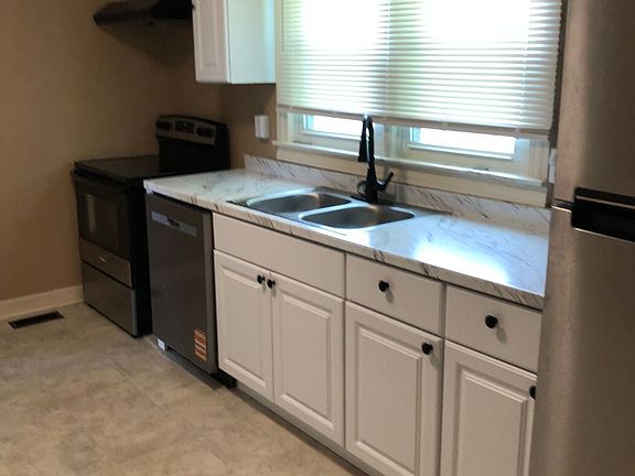 3rd image of 131 Cooks Valley Rd