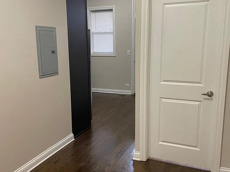 1756 W Montrose Ave #1 — Photo 23