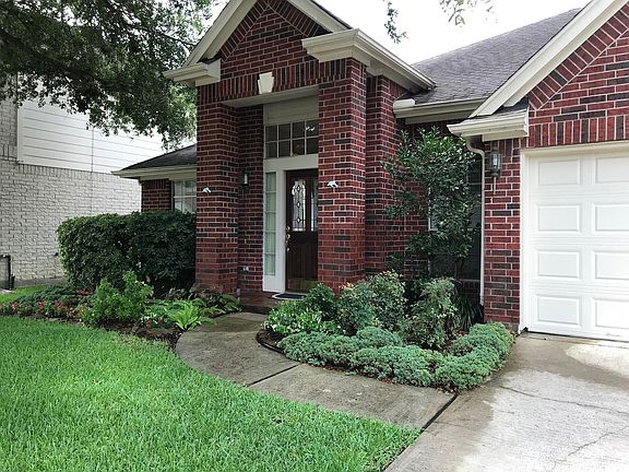 2nd image of 17107 Mountain Crest Dr
