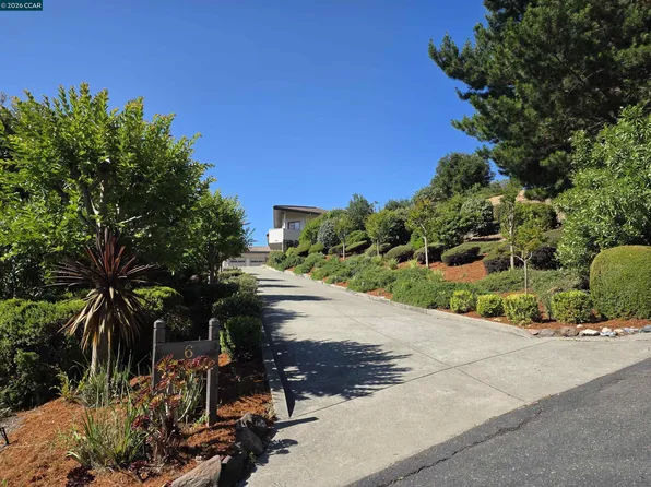 6 Tanglewood Ln, Lafayette, CA 94549