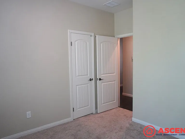 8409 Alonso Ct — Photo 5