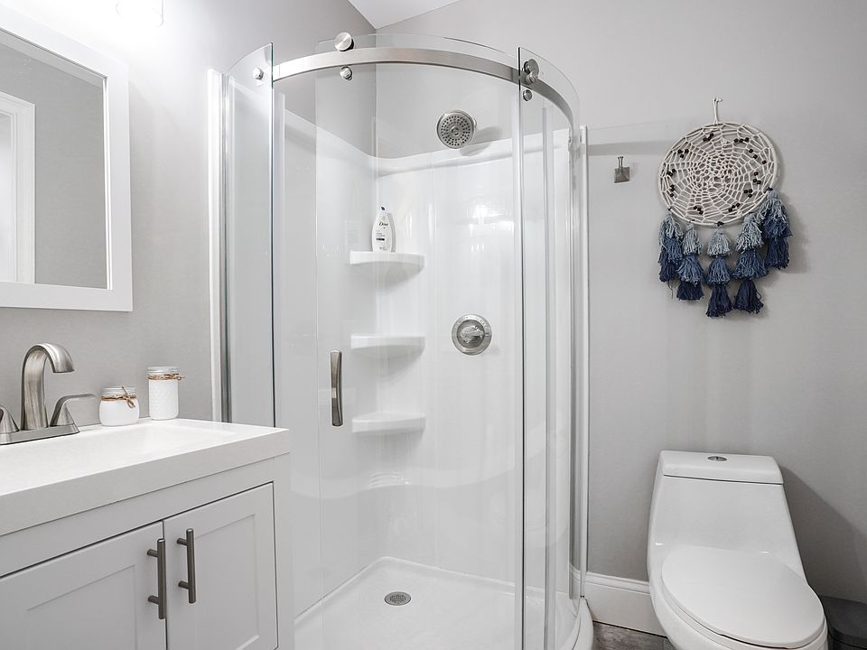 1st image of 179 Babcock St #3