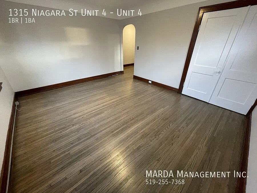 Charming 1 Bed/1 Bath Unit In Walkerville + Hydro — Photo 3