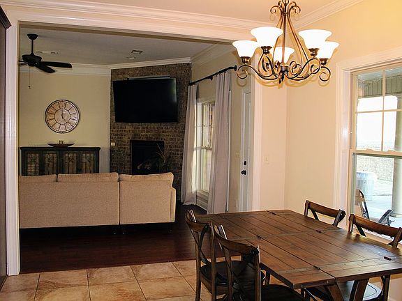 4th image of 11674 Fieldstone Cir