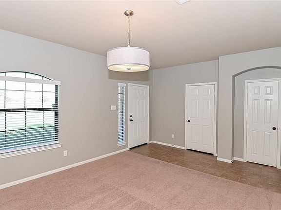 3rd image of 5715 Round Robin Dr
