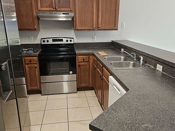 3rd image of 2405/2407 Paul Ave S