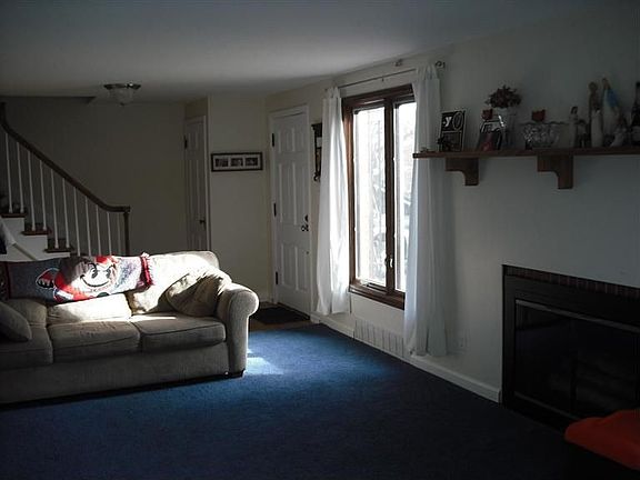 3rd image of 417 Canterbury Dr