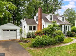 3124 Holmes Run Rd, Falls Church, VA 22042