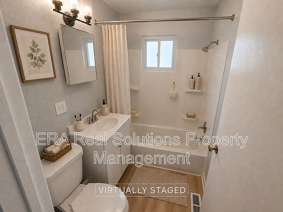 4th image of 446 S Yale Ave