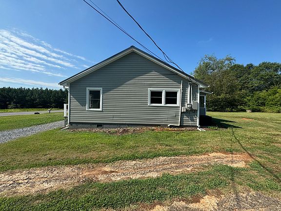 3rd image of 325 Washburn Switch Rd