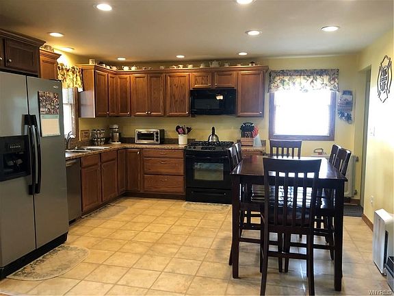 5th image of 925 Sherwood Ct