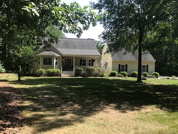 2nd image of 220 Woods Cove Ln