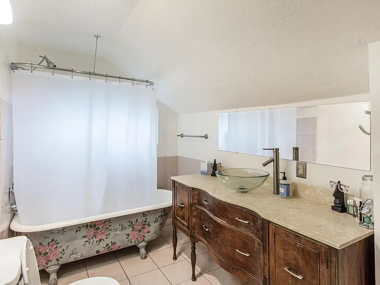 1121 S Denver St — Photo 13
