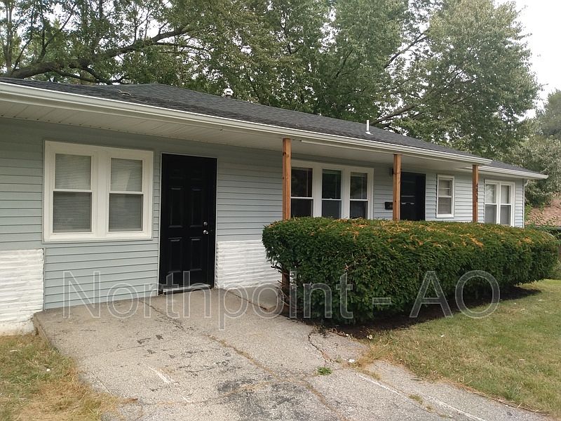 1st image of 4820 Wood Ave