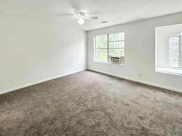 2945 Georgian Manor Dr — Photo 21