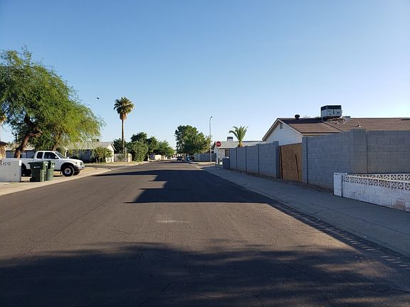 4th image of 3037 N 69th Ave