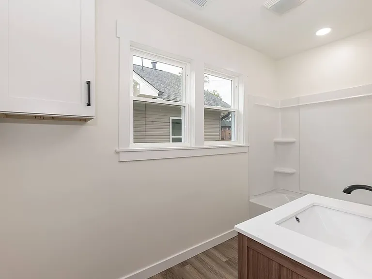 413-415 Sycamore St — Photo 34