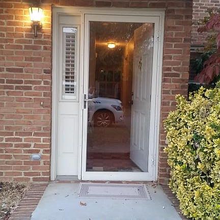 4th image of 7627 Breckenridge Ln