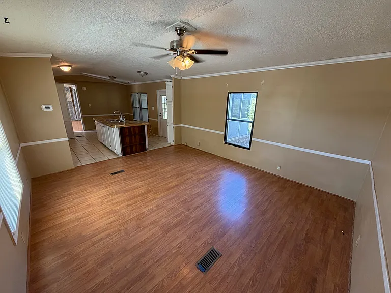 300 Huntsville Ave — Photo 4