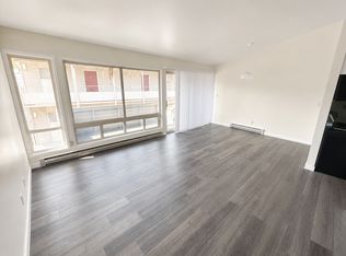 927 N 96th St APT 27, Seattle, WA 98103