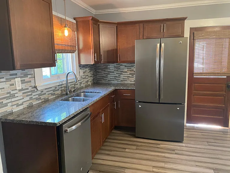 334 Imperial Ave — Photo 4