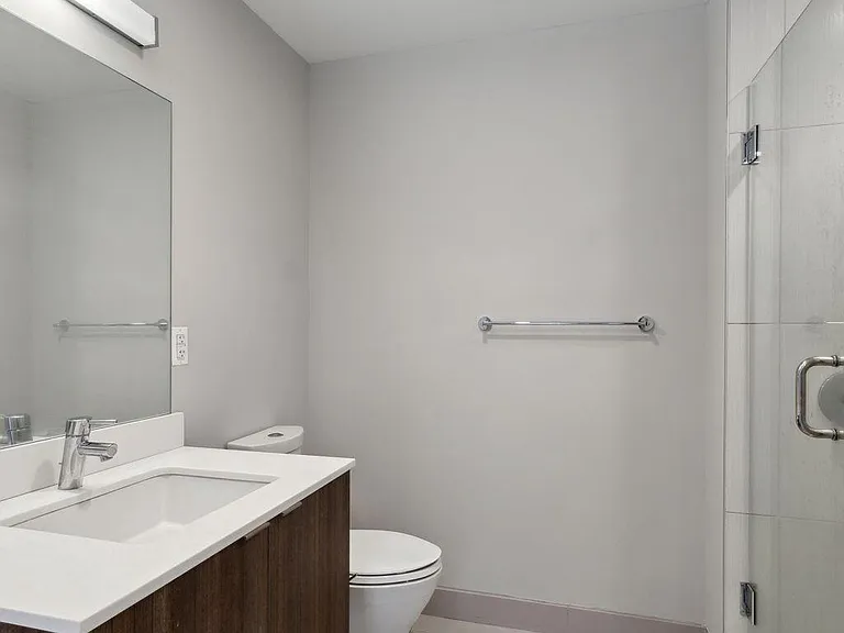 911 2nd St NE #207 — Photo 17