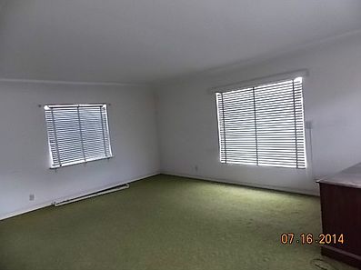 2nd image of 2719 Fort Blvd