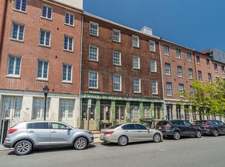 34 N Front St APT 2F, Philadelphia, PA 19106