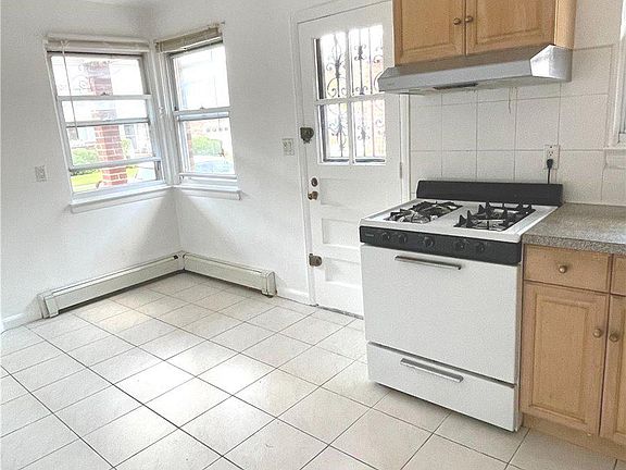 4th image of 137-26 Mulberry Ave Floor 1