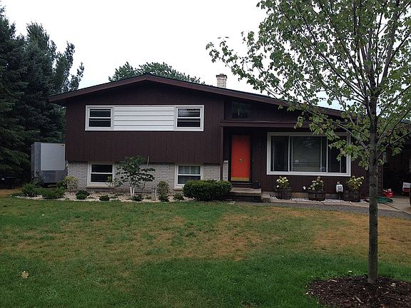 4th image of 13413 Forest River Dr SE