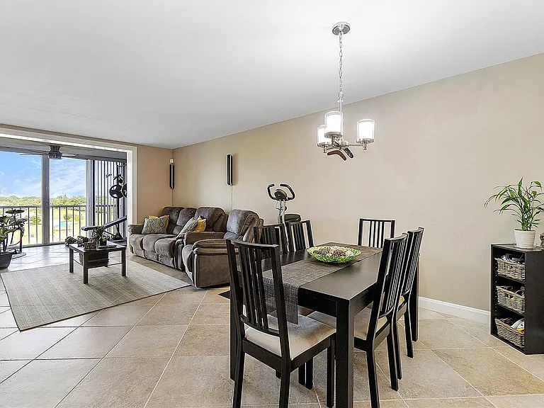 4550 NW 18th Ave #505 — Photo 12