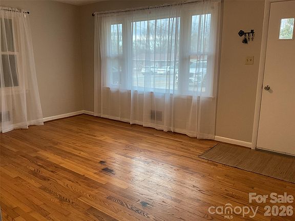 5th image of 2132 14th Avenue Dr NE