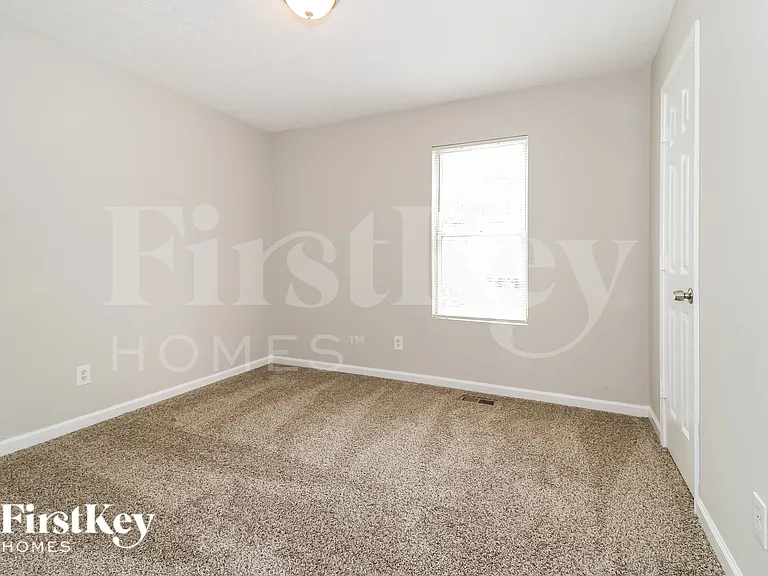 1074 Bridle Creek Dr — Photo 12
