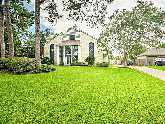 2nd image of 3019 Bayou Dr