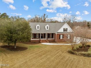 214 Island View Dr, Newport, NC 28570