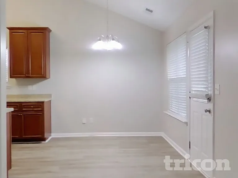 247 Augusta Woods Dr — Photo 4
