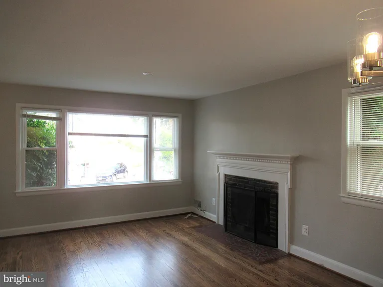 2142 N Stafford St #1 — Photo 3