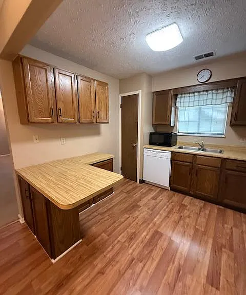 6385 Catawba Dr — Photo 6
