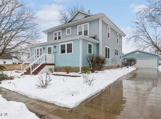 814 E Montgomery St, Knoxville, IA 50138