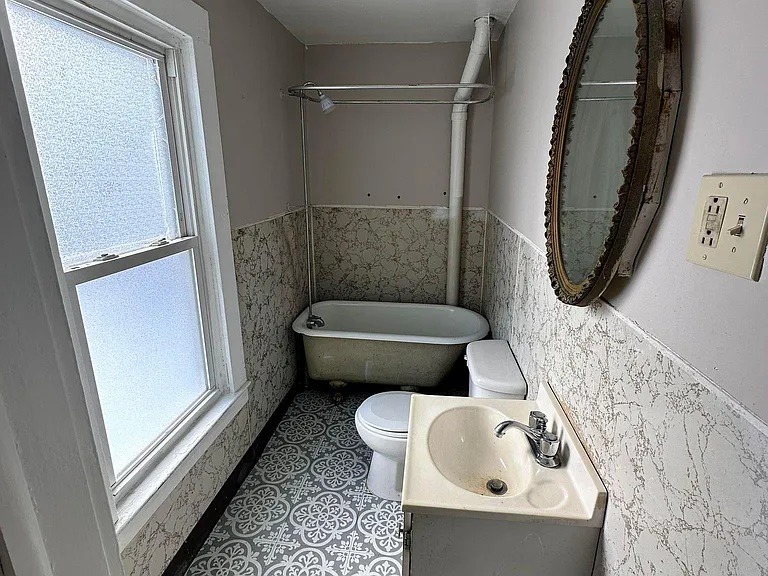 308 1st St #2 — Photo 4